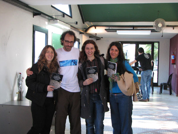 Caro Wilhelm, Gustavo Guido, Carla Pelligra y Daniela Hamra (como un equipo so�ado) en la presentaci�n del Libro "El Asistente de Producci�n de Cine Publicitario en Buenos Aires"
